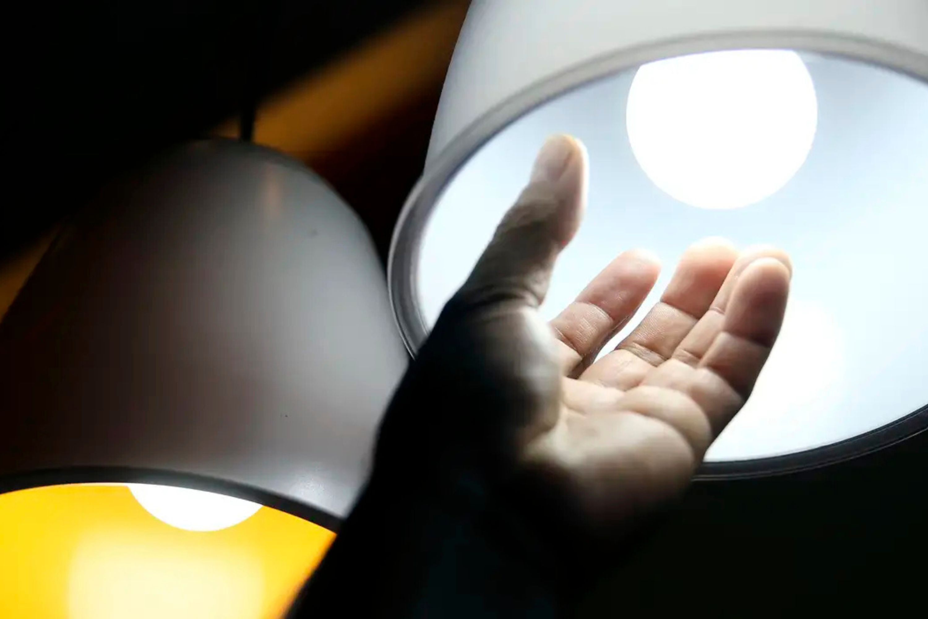 Conta de luz segue sem cobrança extra em abril