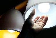 Aneel confirma bandeira amarela para conta de luz no mês de maio; entenda