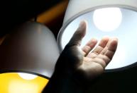 Conta de luz segue com cobrança extra em agosto; entenda