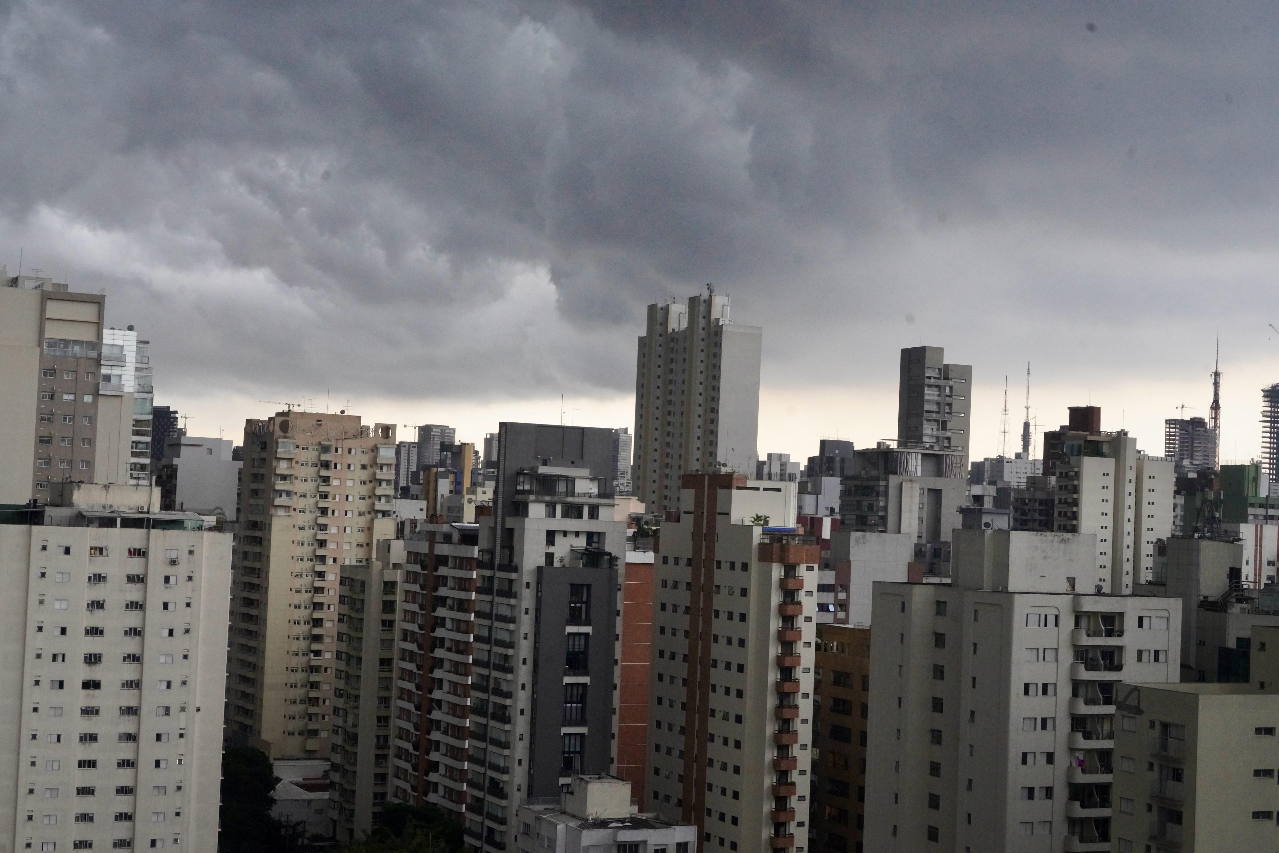 Defesa Civil alerta para risco de temporais nesta quinta (19) em SP