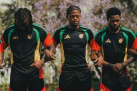 Jogadores da Jamaica antes de treino preparatório para a partida contra a Nova Caledônia