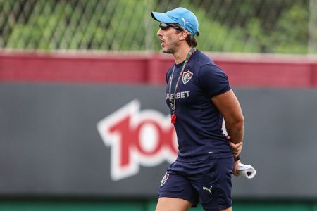 Luís Zubeldía em treinamento do Fluminense