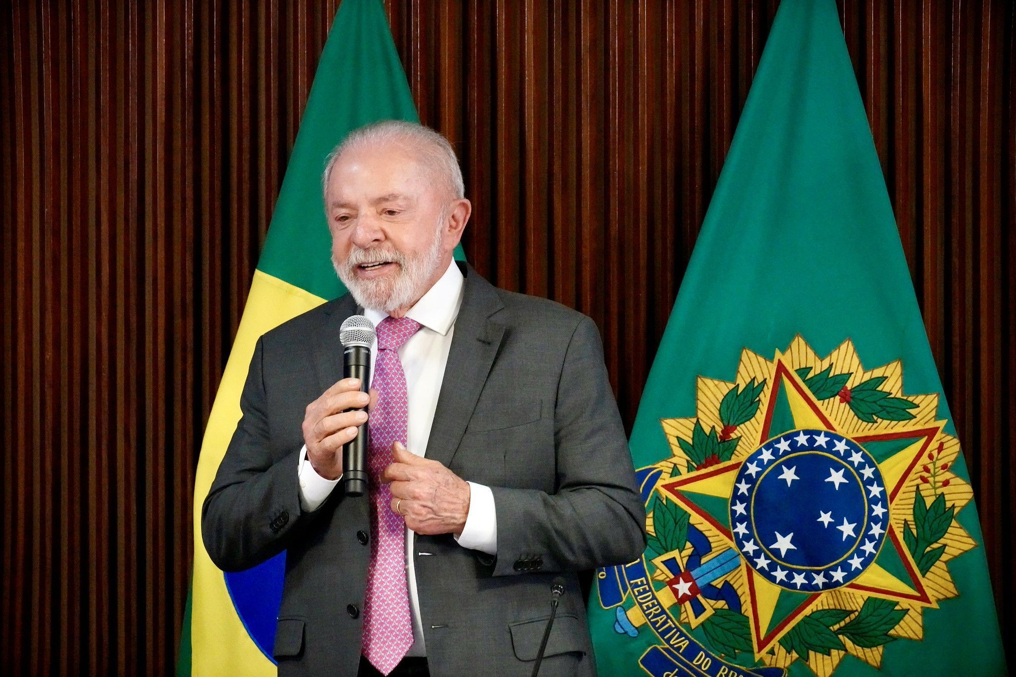 Lula impõe novas regras para atuação das big techs no Brasil; entenda