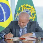 Lula sanciona novo PNE com meta de 10% do PIB em educação