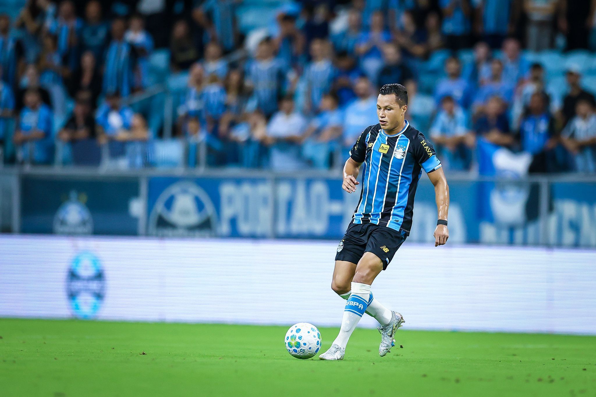 Grêmio atualiza quadro de Marlon e estipula prazo para retorno do lateral
