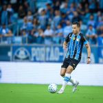 Grêmio atualiza quadro de Marlon e estipula prazo para retorno do lateral