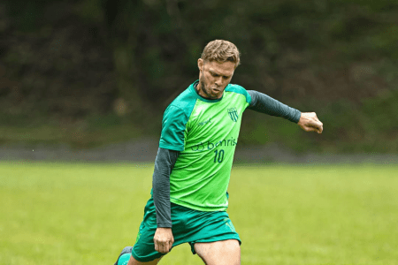 Marlone, ex-Atlético e Cruzeiro, em ação pelo Ypiranga de Erechim