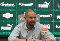 Torcida do Fluminense volta a protestar contra diretoria, Zubeldía e elenco