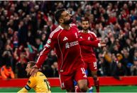 Multicampeão, Salah surpreende e faz anúncio sobre futuro no Liverpool