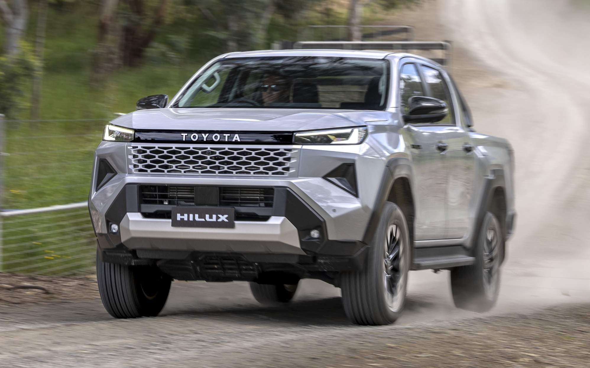 Nova Toyota Hilux híbrida será feita na Argentina a partir de 2026