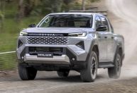 Nova Toyota Hilux híbrida será feita na Argentina a partir de 2026