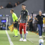 Pezzolano explica surpresas contra o Santos e valoriza vitória do Inter