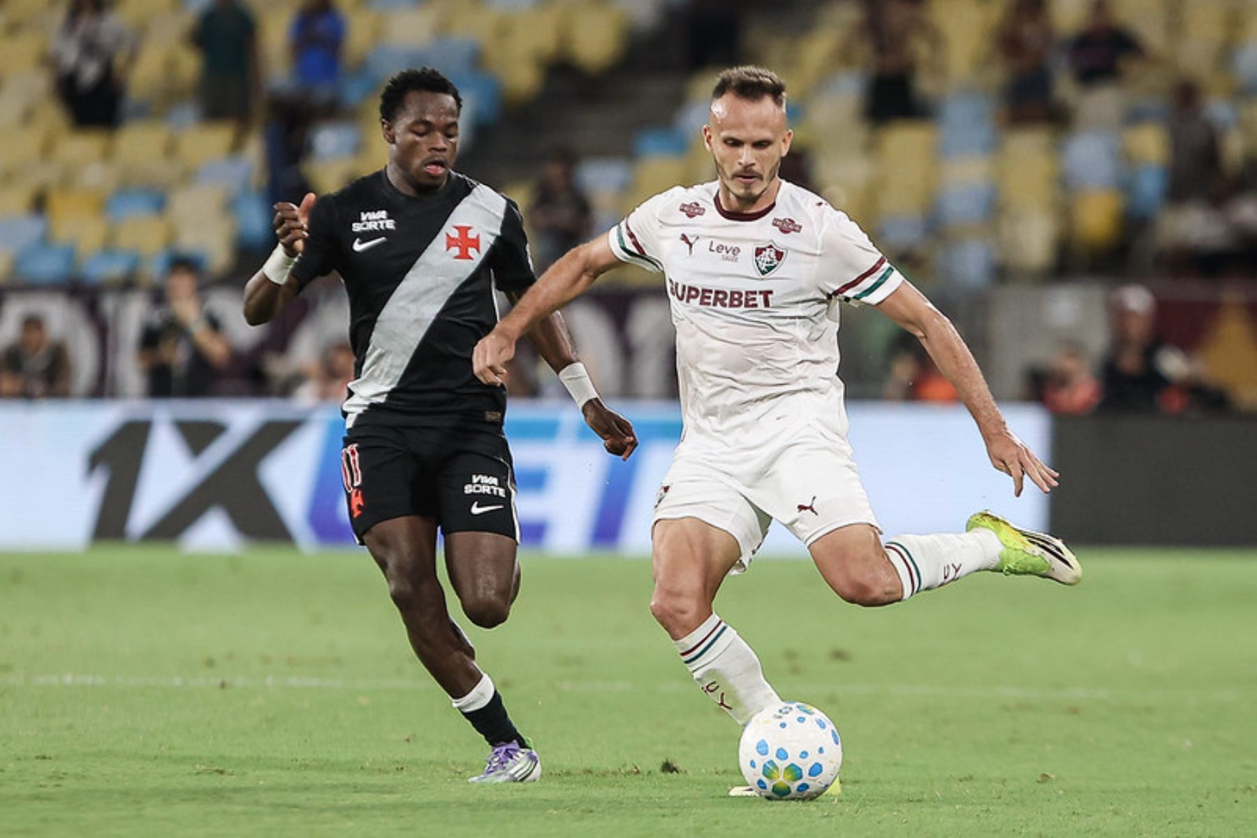 Fluminense amplia contrato de lateral titular com Luís Zubeldía