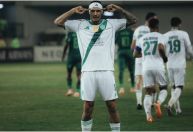 Fluminense recebe cobrança milionária por dívida de zagueiro da Seleção