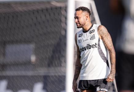 Neymar durante treino do Santos