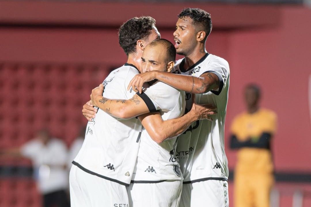 Campeão pelo Cruzeiro marca, e Botafogo-PB bate Vitória na Copa do Nordeste