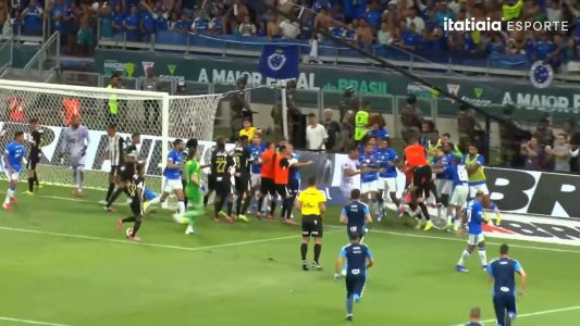 Pancadaria envolveu mais de 20 jogadores na final do Mineiro