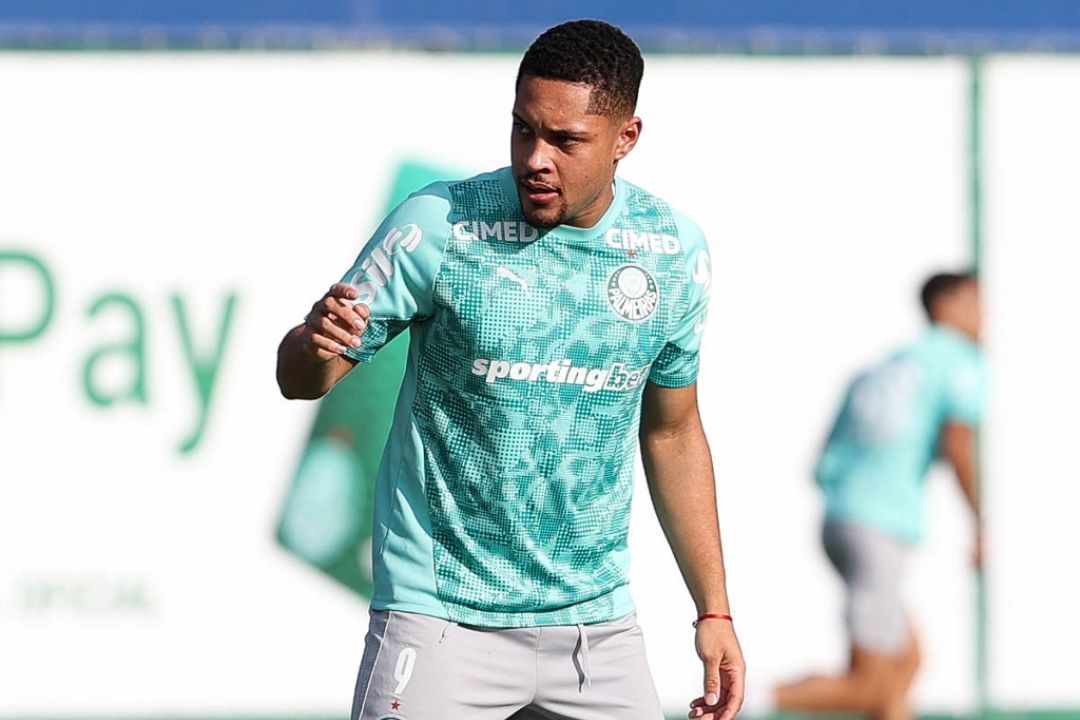 Vitor Roque virou reserva do Palmeiras? Entenda o que acontece com atacante