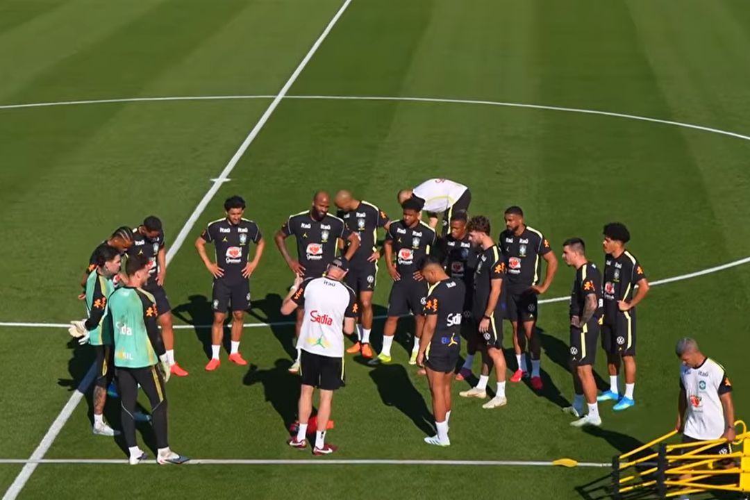 Seleção Brasileira treina com 10 desfalques, estreantes e cortes; veja