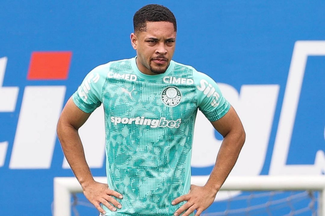 Palmeiras se reapresenta e atualiza situação de Vitor Roque