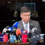 Viana vai à Advocacia do Senado e defende sigilo da CPMI