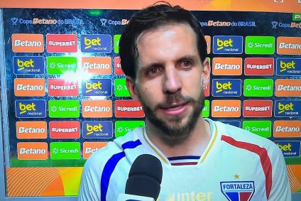 Volante Lucas Sasha, do Fortaleza, durante entrevista pós-jogo