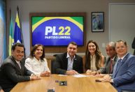 Greyce Elias se filia ao PL em ato com Flávio e Valdemar em Brasília