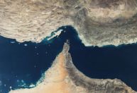 EUA atingem instalações militares do Irã em ofensiva no Estreito de Ormuz