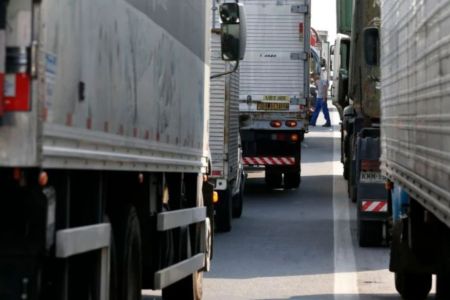 Transportadores de combustíveis de MG convocam paralisação nacional
