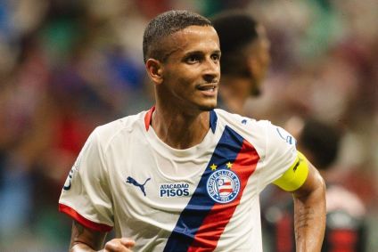 Luciano Juba comemora gol do Bahia sobre o RB Bragantino