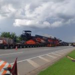 Carreta com 89 metros e 491 toneladas leva carga especial por MG