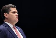 Alcolumbre sinaliza que não deve dar andamento a pedidos de impeachment contra ministros do STF