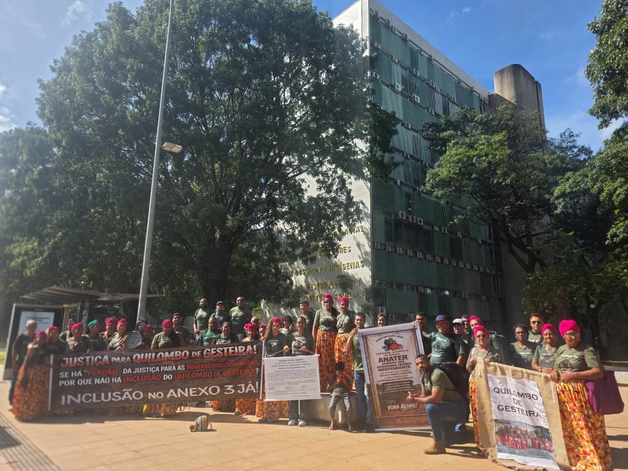 Comunidade quilombola de Gesteira realiza manifestação em Brasília