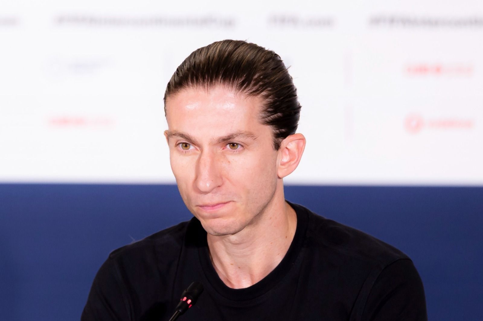 Dirigente é direto e responde se Cruzeiro negociou com Filipe Luís