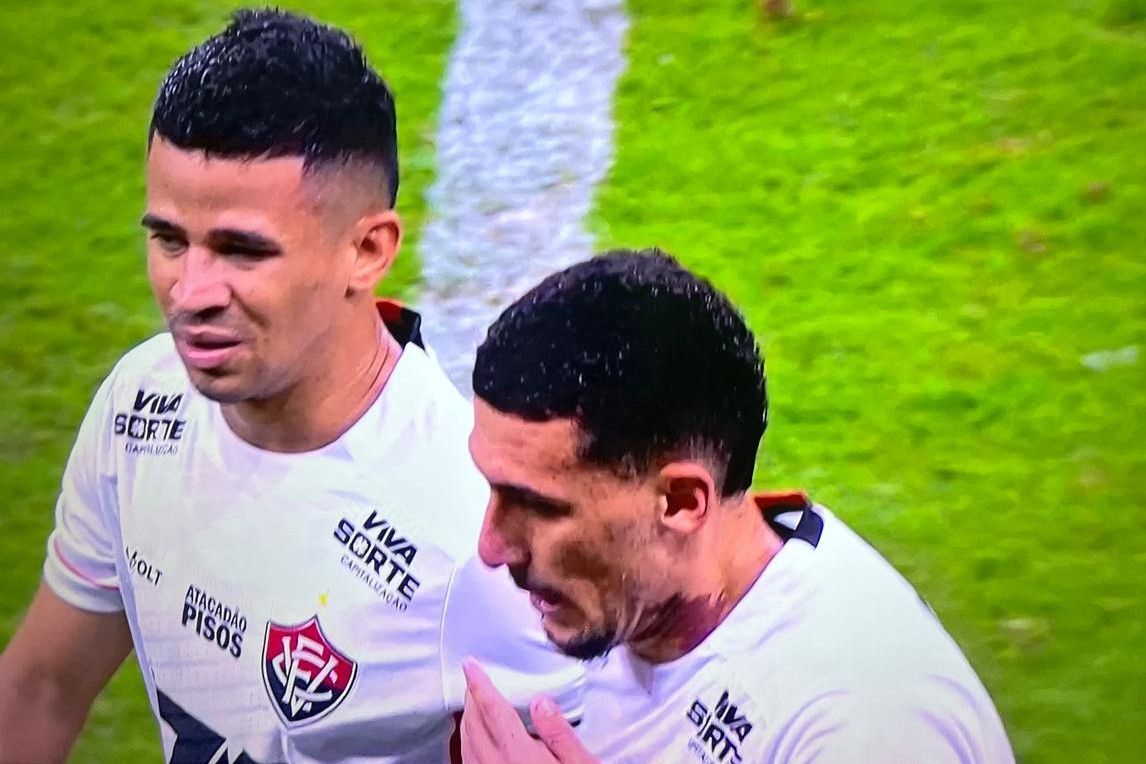 Vitória lamenta lesão de Marlon, do Grêmio: 'Estamos com você'