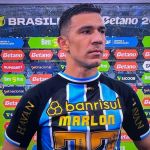 Balbuena reage à fratura de Marlon em vitória do Grêmio