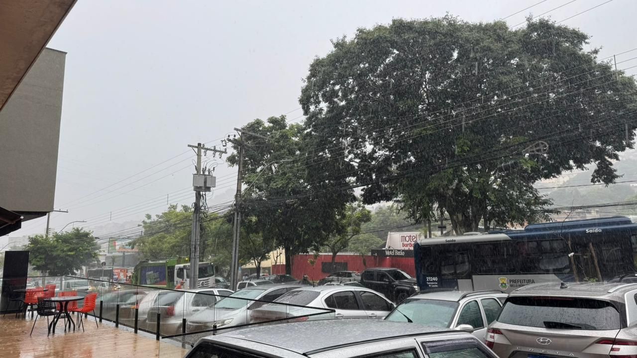Regiões de BH têm chuva forte nesta quinta-feira (19)