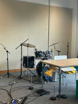 Estúdio do CRJ conta com instrumentos de percussão para gravações
