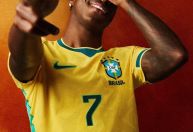 Nike lança camisa amarela da Seleção Brasileira para a Copa; veja fotos