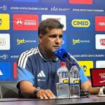 Interino do Cruzeiro elogia torcida e aponta culpa por crise da equipe