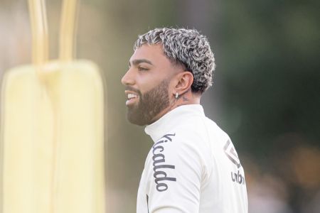 Gabigol durante treino do Santos