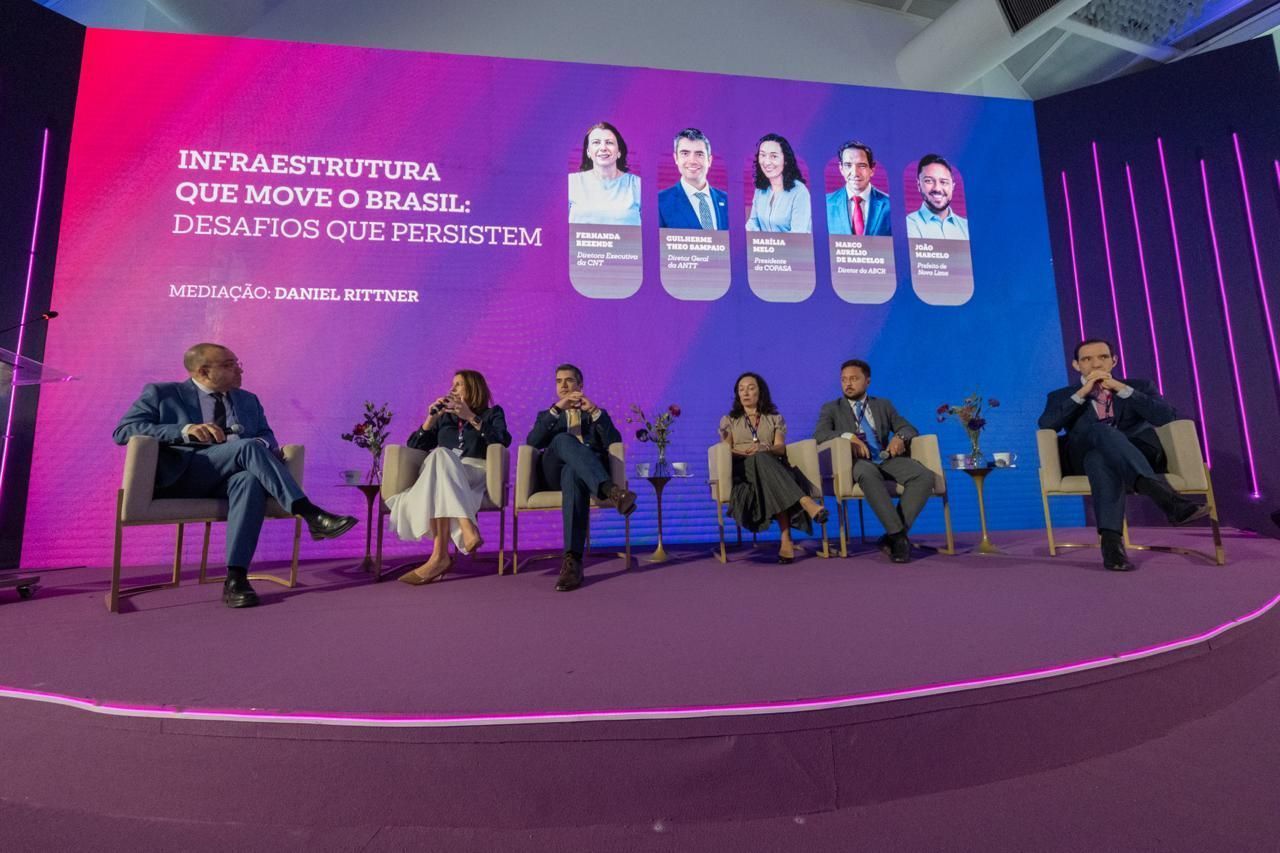 Debate sobre os desafios da infraestrutura no Brasil marca primeiro painel