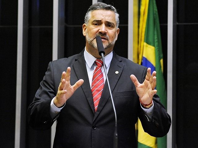 PT e parlamentares pedem investigação nacional sobre listas de boicote a eleitores de Lula