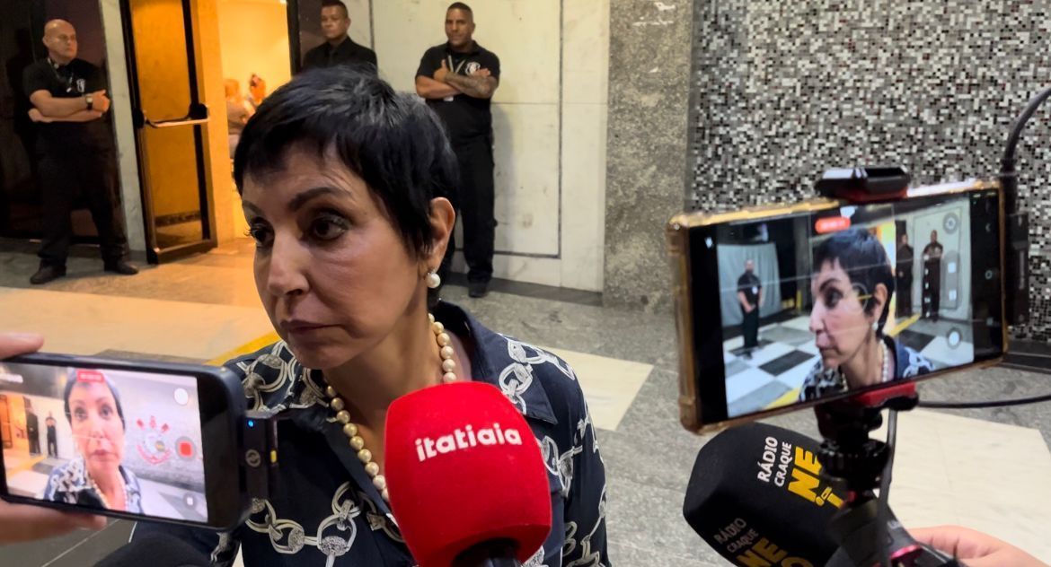 Conselheira do Corinthians questiona reunião que votou afastamento de Tuma