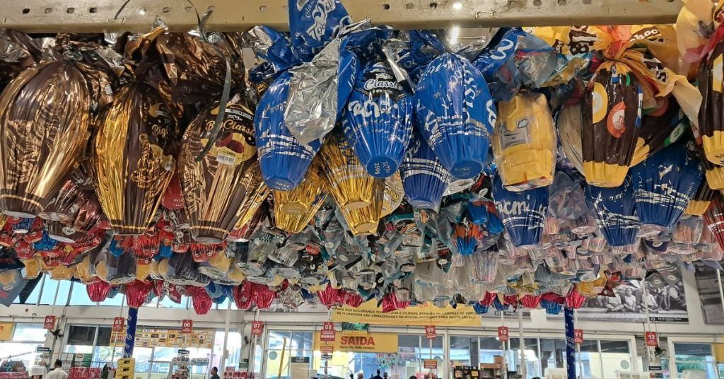 Crise global do cacau eleva preços do chocolate para a Páscoa em Minas