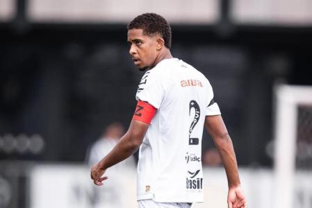 João Alencar, zagueiro do Santos sub-20
