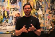 André Valadão pede desculpas a fiéis e nega ligação com caso Master; vídeo