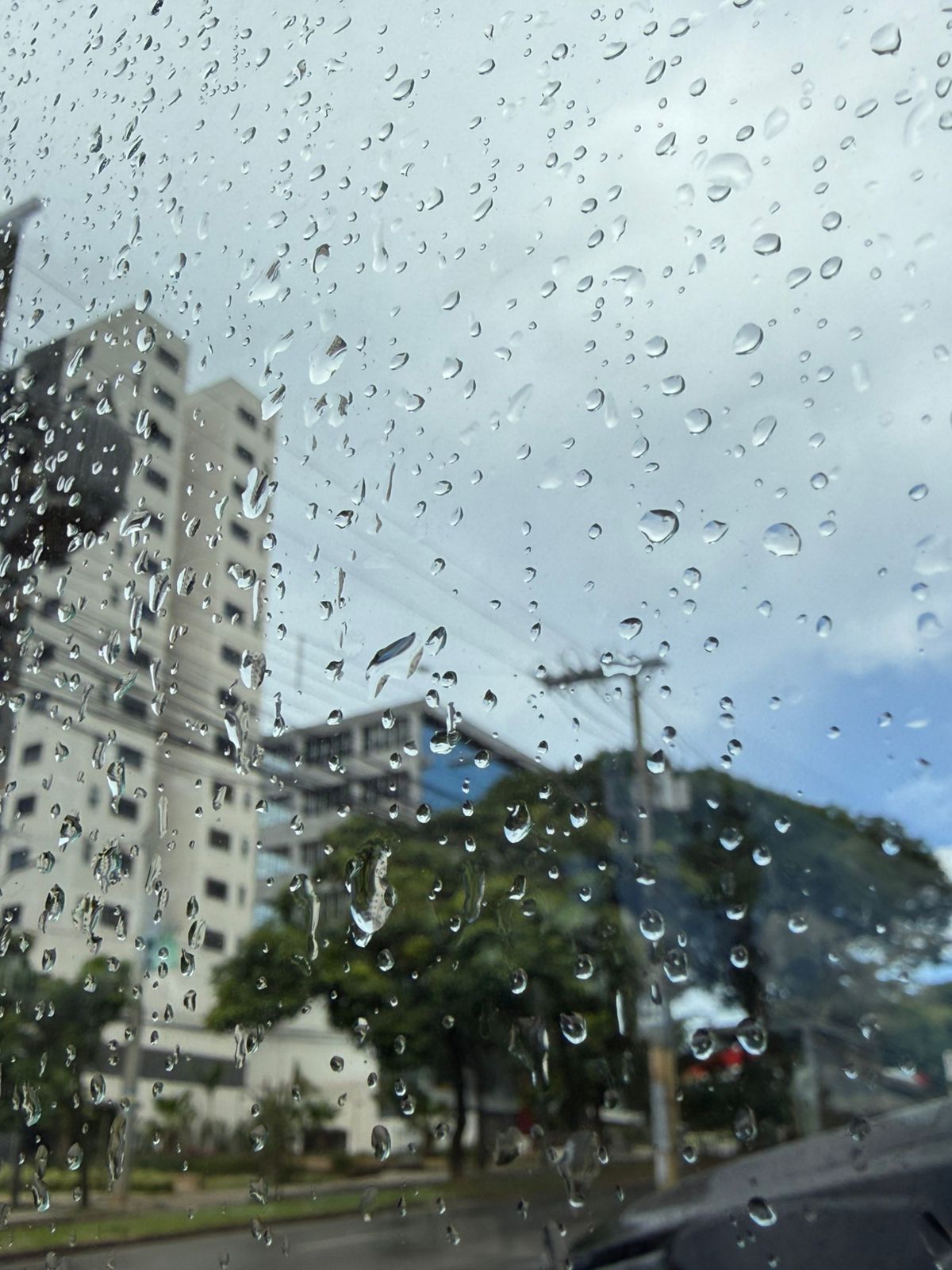 BH pode ter chuva e rajadas de vento nesta quinta (27), alerta Defesa Civil