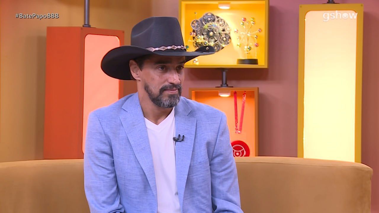 Eliminado do BBB 26, Alberto Cowboy cita favoritas e fala de rivalidade com Ana Paula