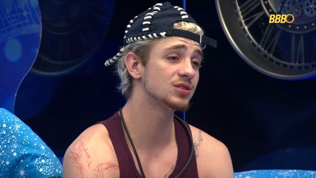 Ana Paula impede Juliano de apertar o botão de desistência do BBB 26